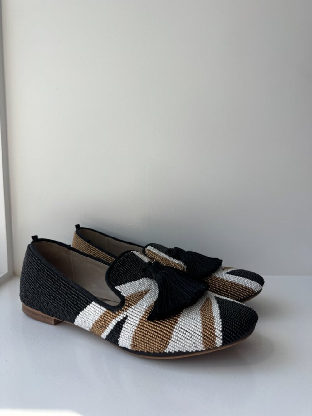 Boden Evelina Beaded Tassel Loafers Black Tan EU 38 - Picture 3 of 12